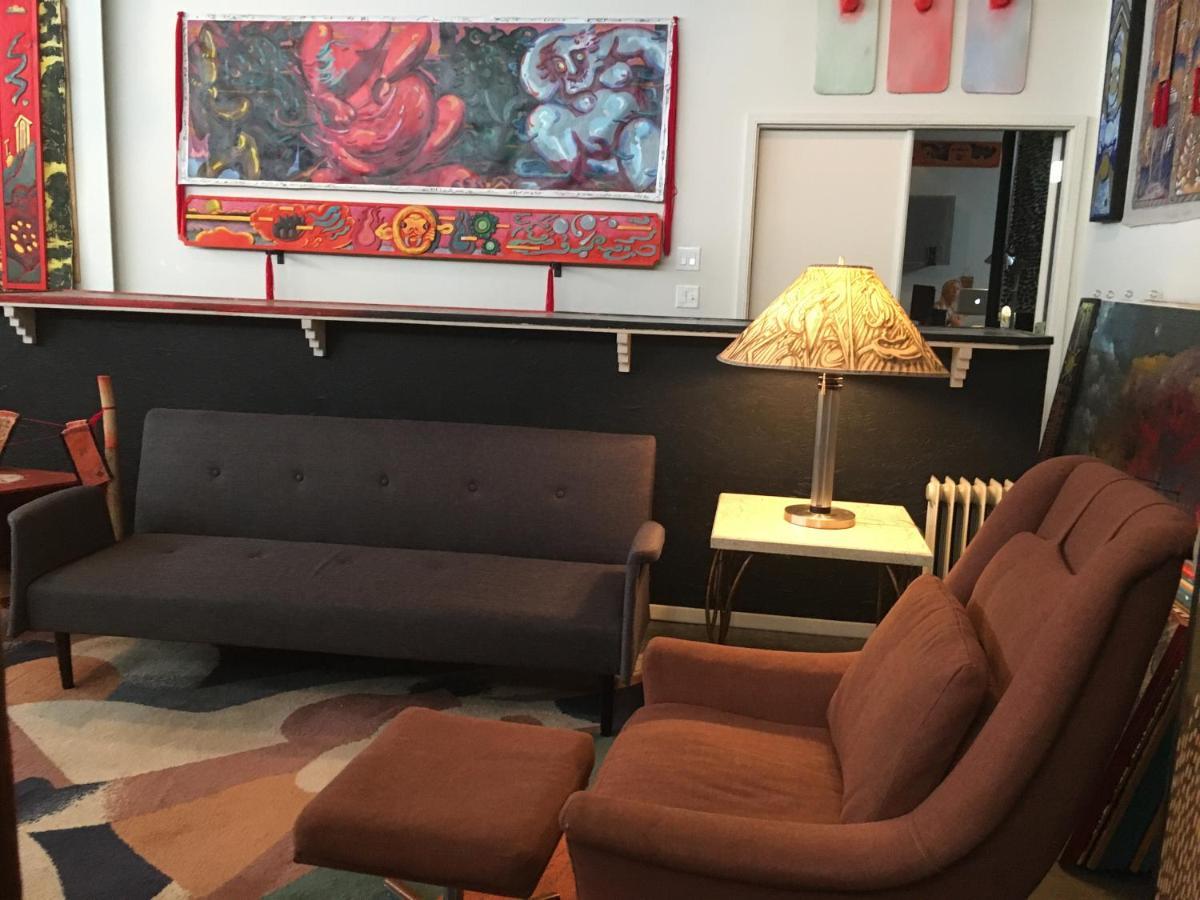 Space Castle: A 1950S Gas Station Transformed Into An Art Themed Wonderland Truth or Consequences Eksteriør billede